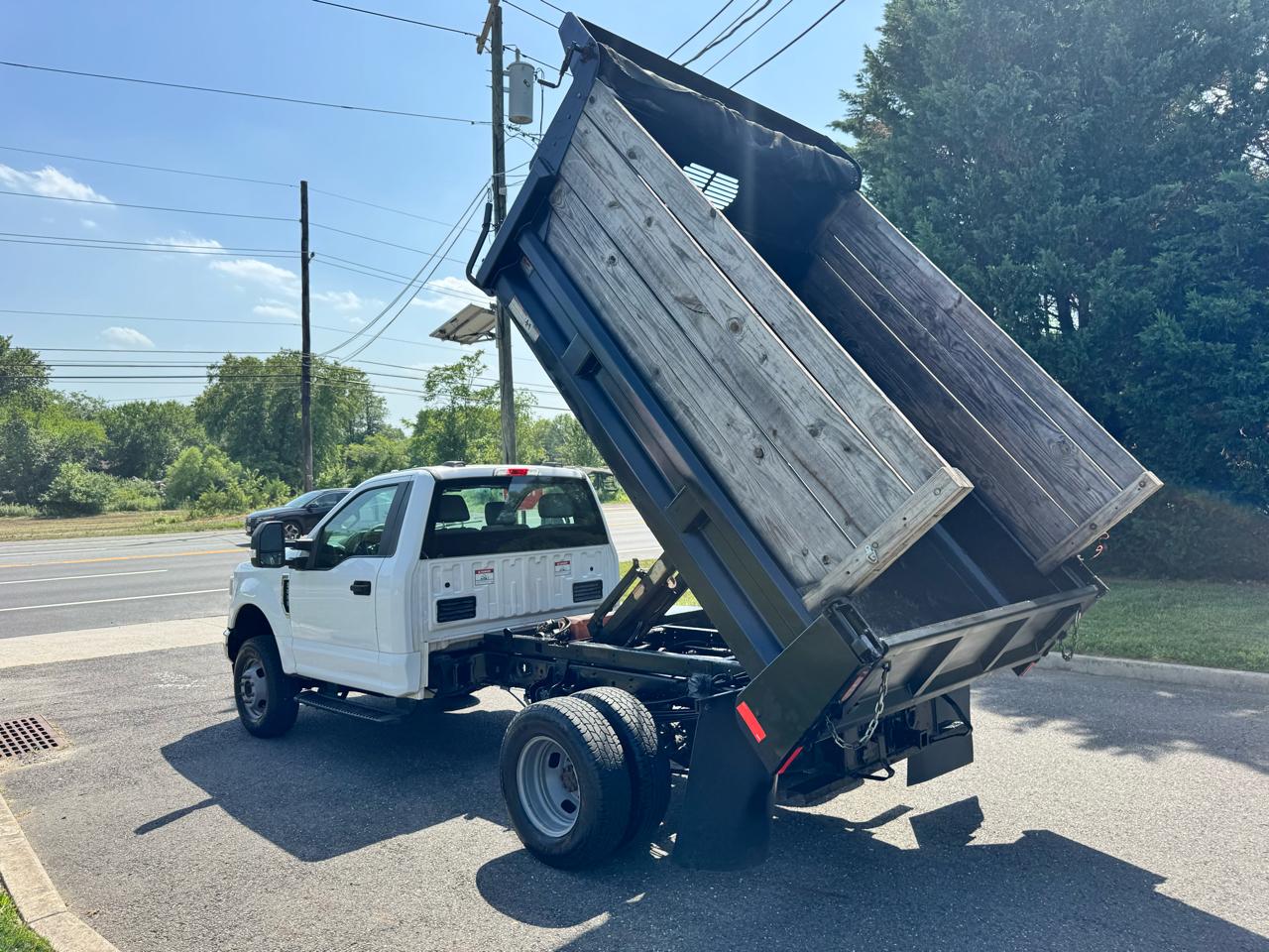 Ford Super Duty F-350 DRW XLT 4WD Reg Cab 145" WB 60" CA 2020