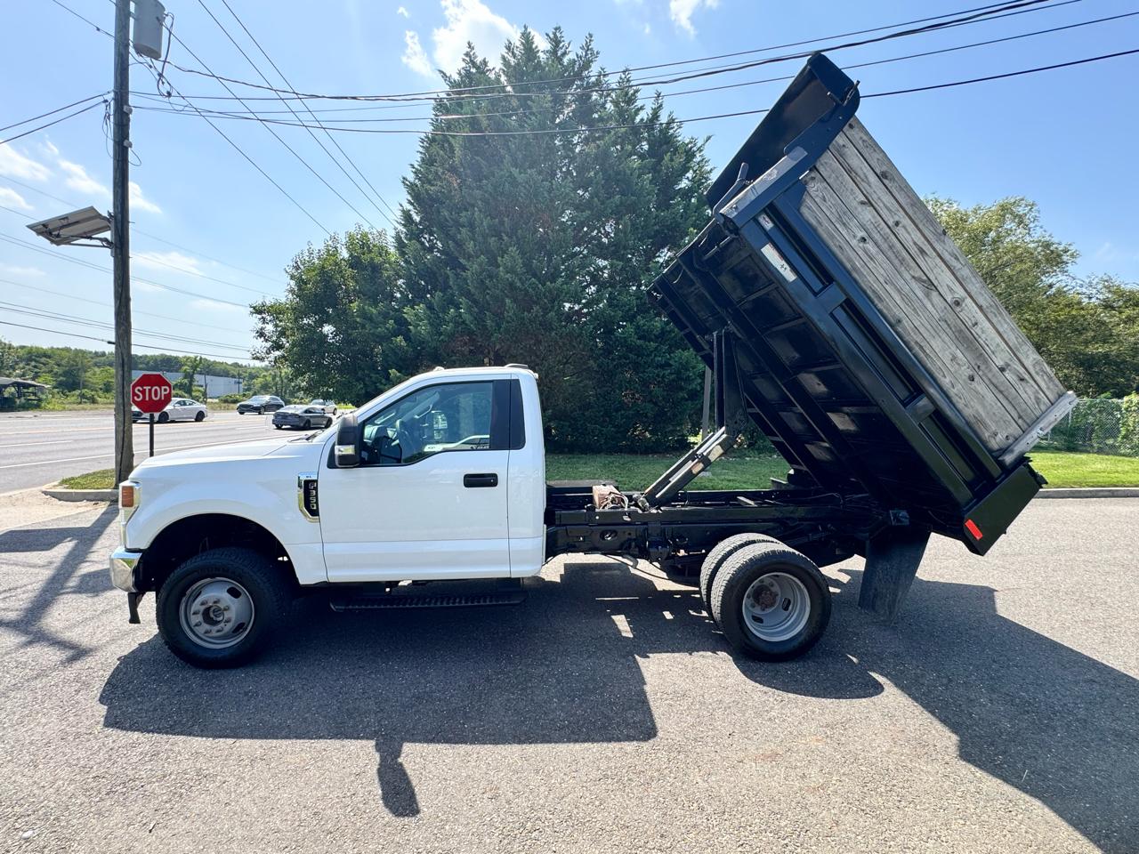 Ford Super Duty F-350 DRW XLT 4WD Reg Cab 145" WB 60" CA 2020