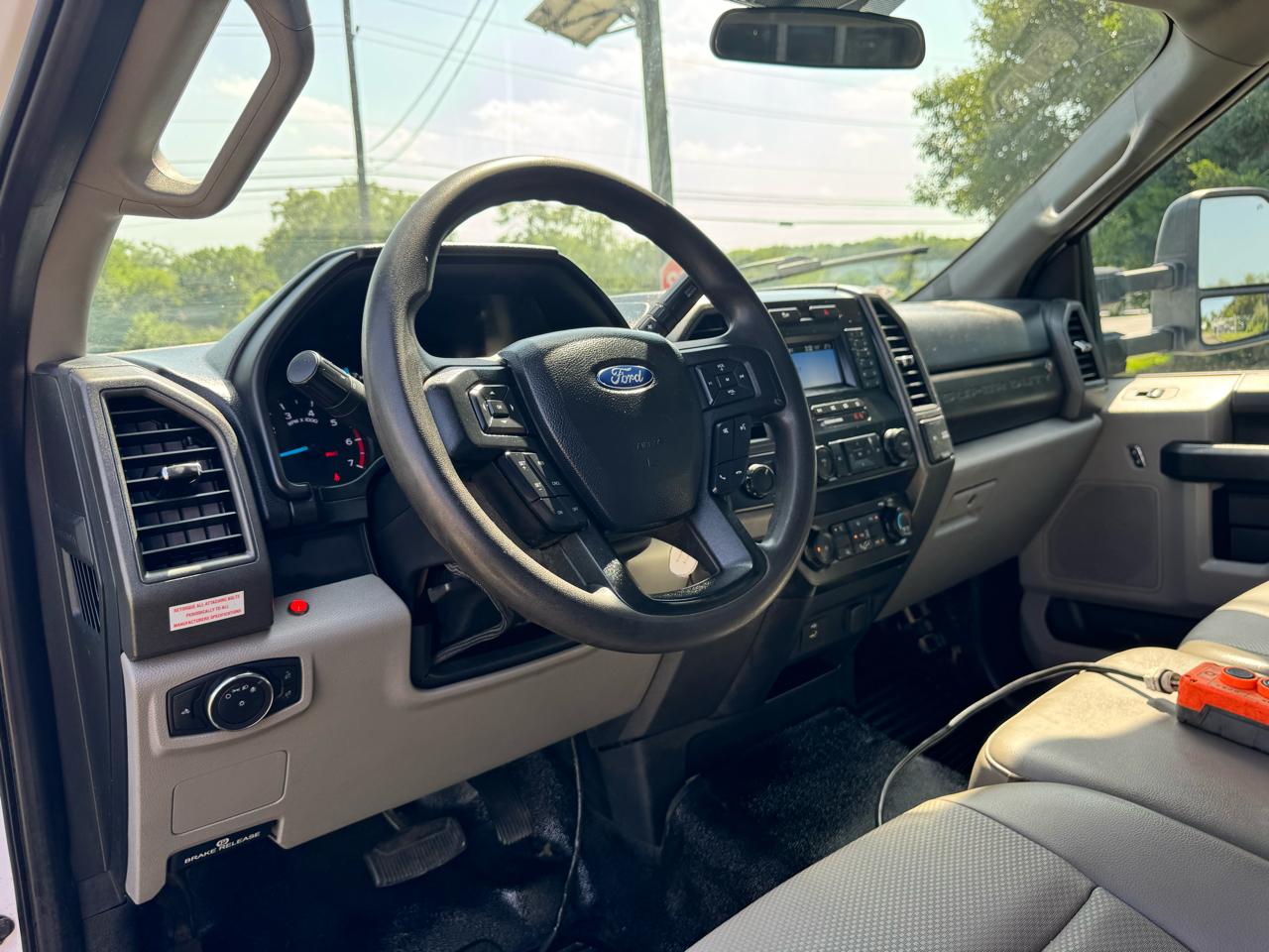 Ford Super Duty F-350 DRW XLT 4WD Reg Cab 145" WB 60" CA 2020
