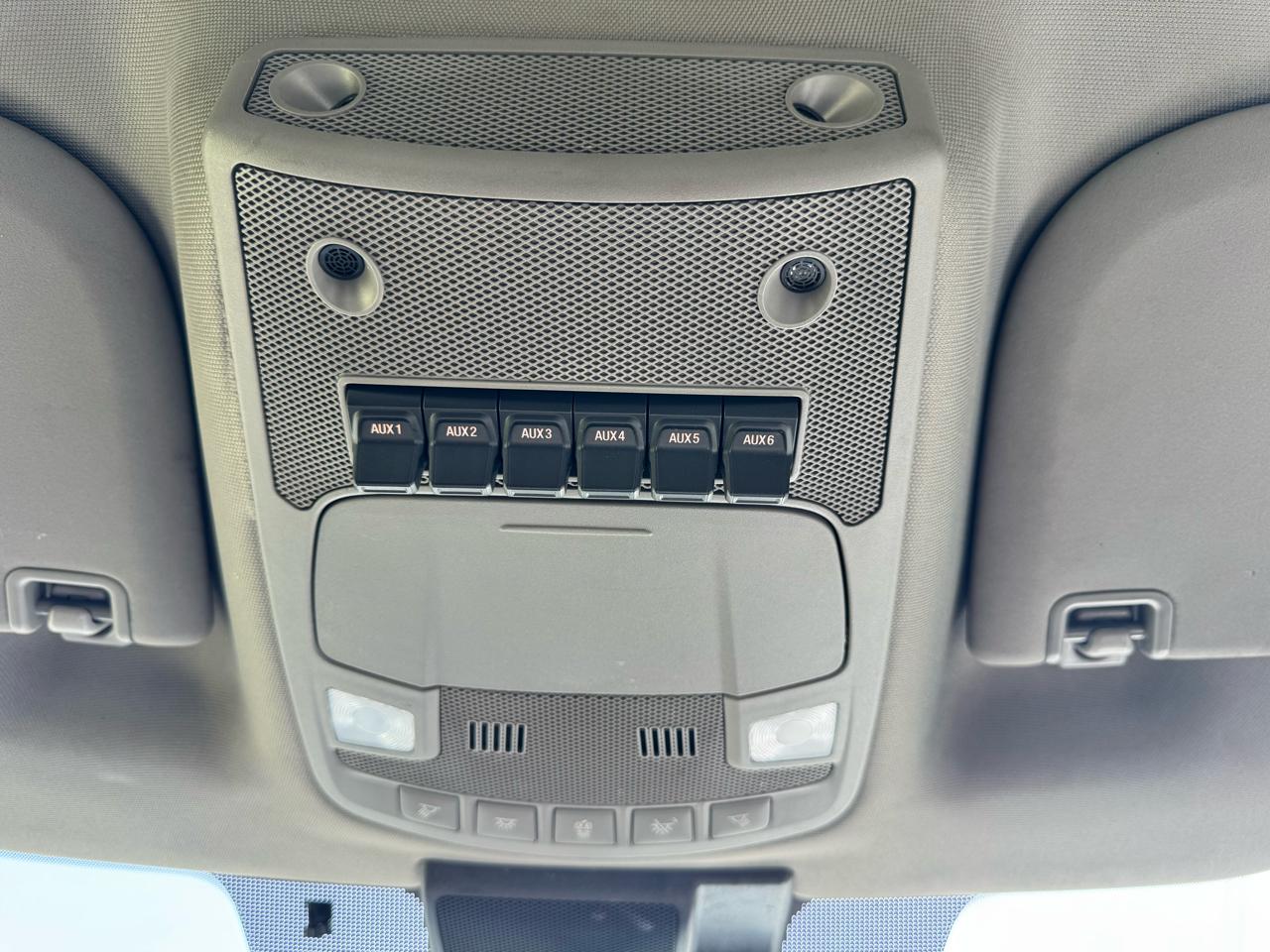 Ford Super Duty F-350 DRW XLT 4WD Reg Cab 145" WB 60" CA 2020