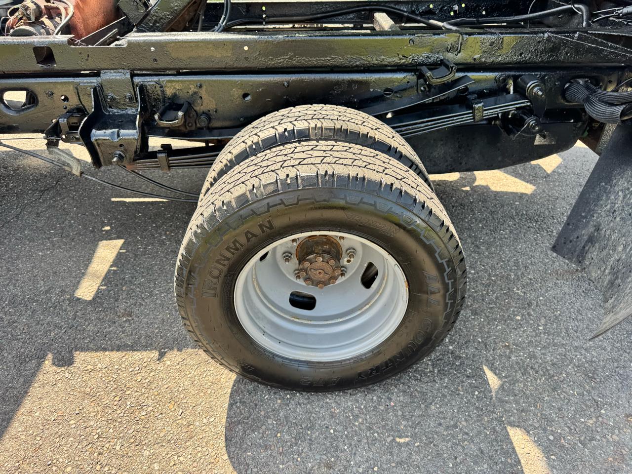 Ford Super Duty F-350 DRW XLT 4WD Reg Cab 145" WB 60" CA 2020