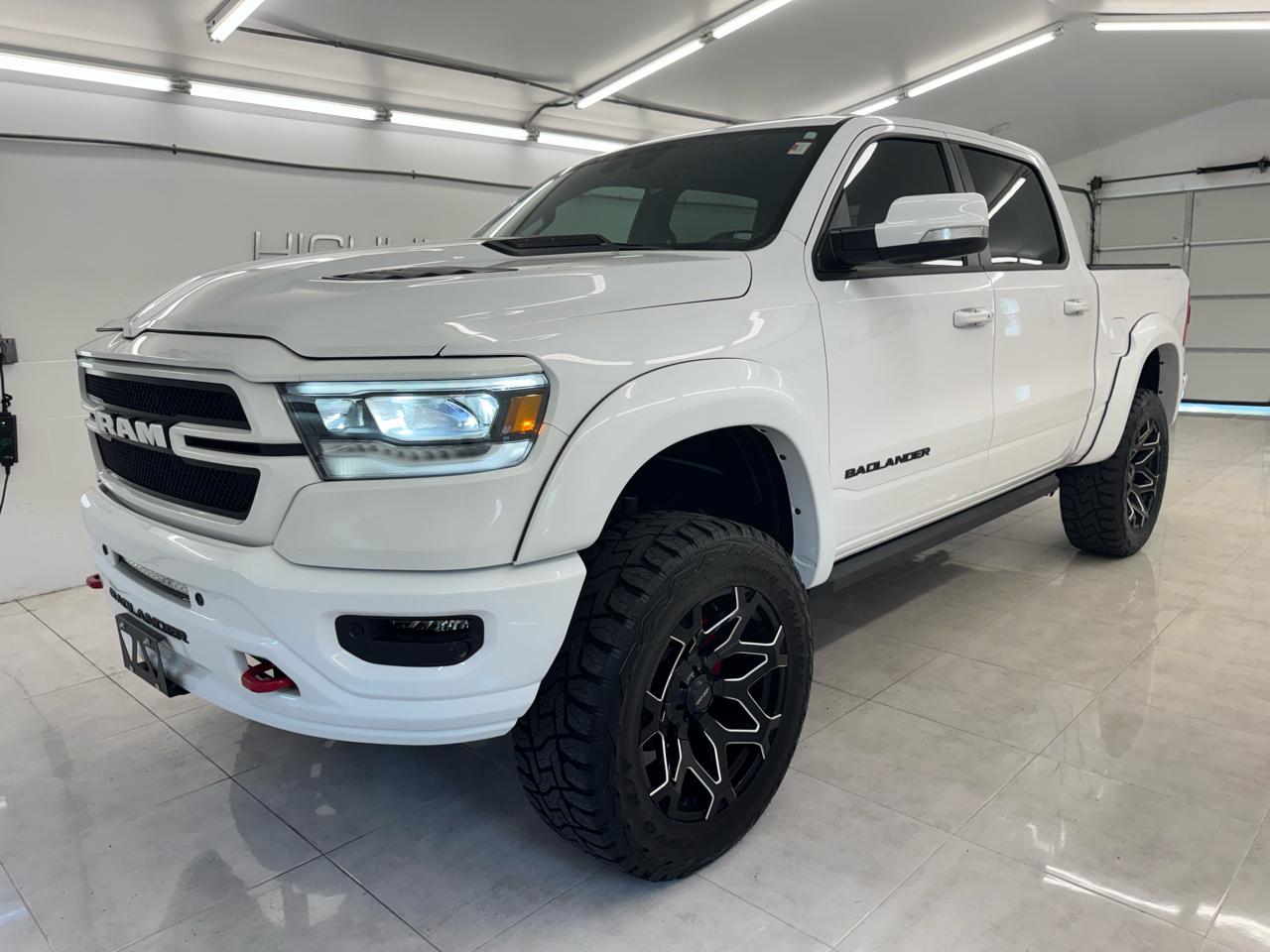 RAM 1500 Laramie 4x4 Crew Cab 5'7" Box 2022