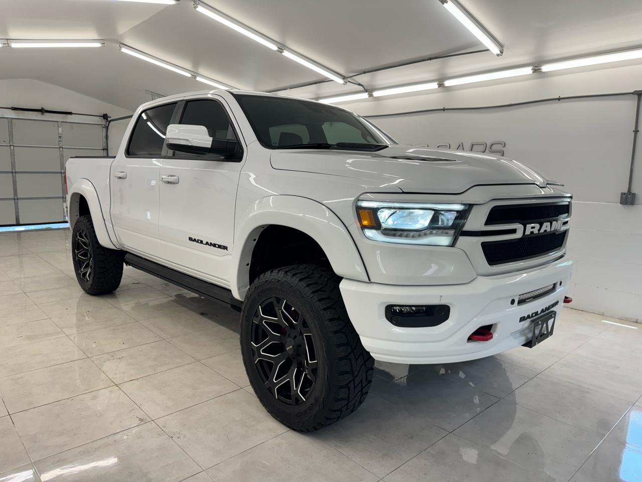RAM 1500 Laramie 4x4 Crew Cab 5'7" Box 2022