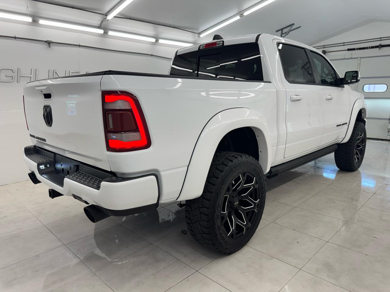 RAM 1500 Laramie 4x4 Crew Cab 5'7" Box 2022