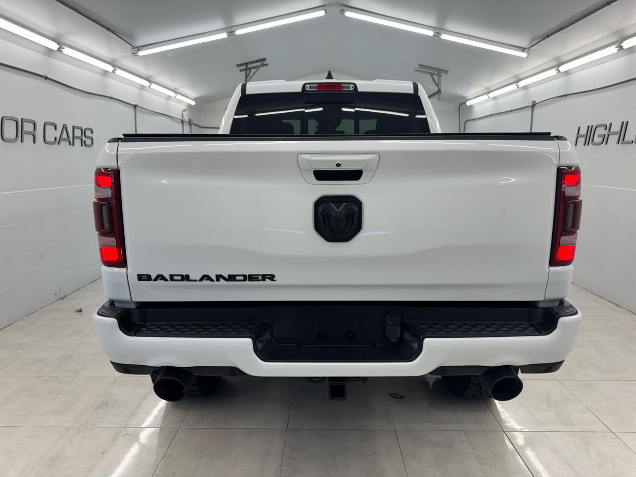 RAM 1500 Laramie 4x4 Crew Cab 5'7" Box 2022
