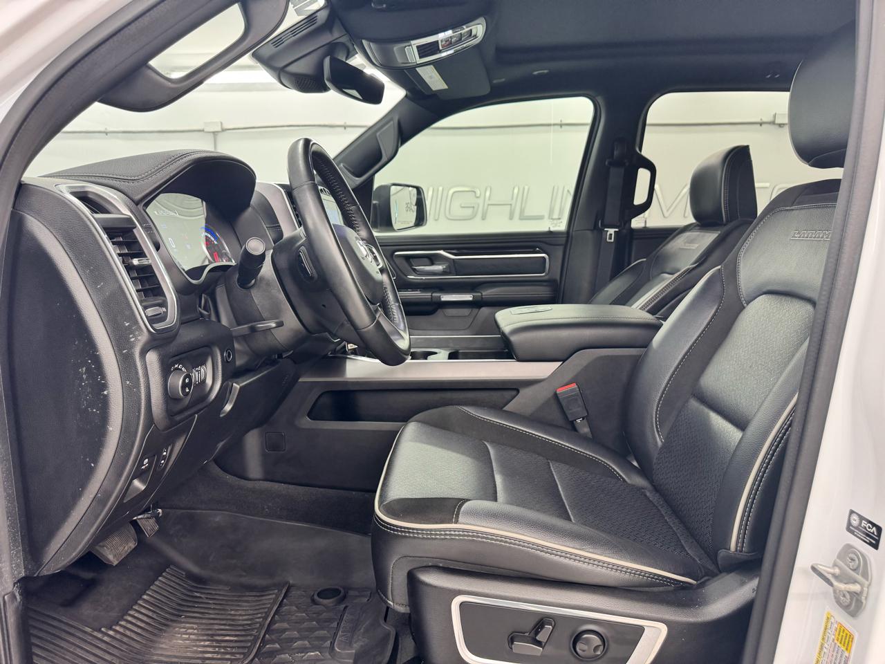 RAM 1500 Laramie 4x4 Crew Cab 5'7" Box 2022