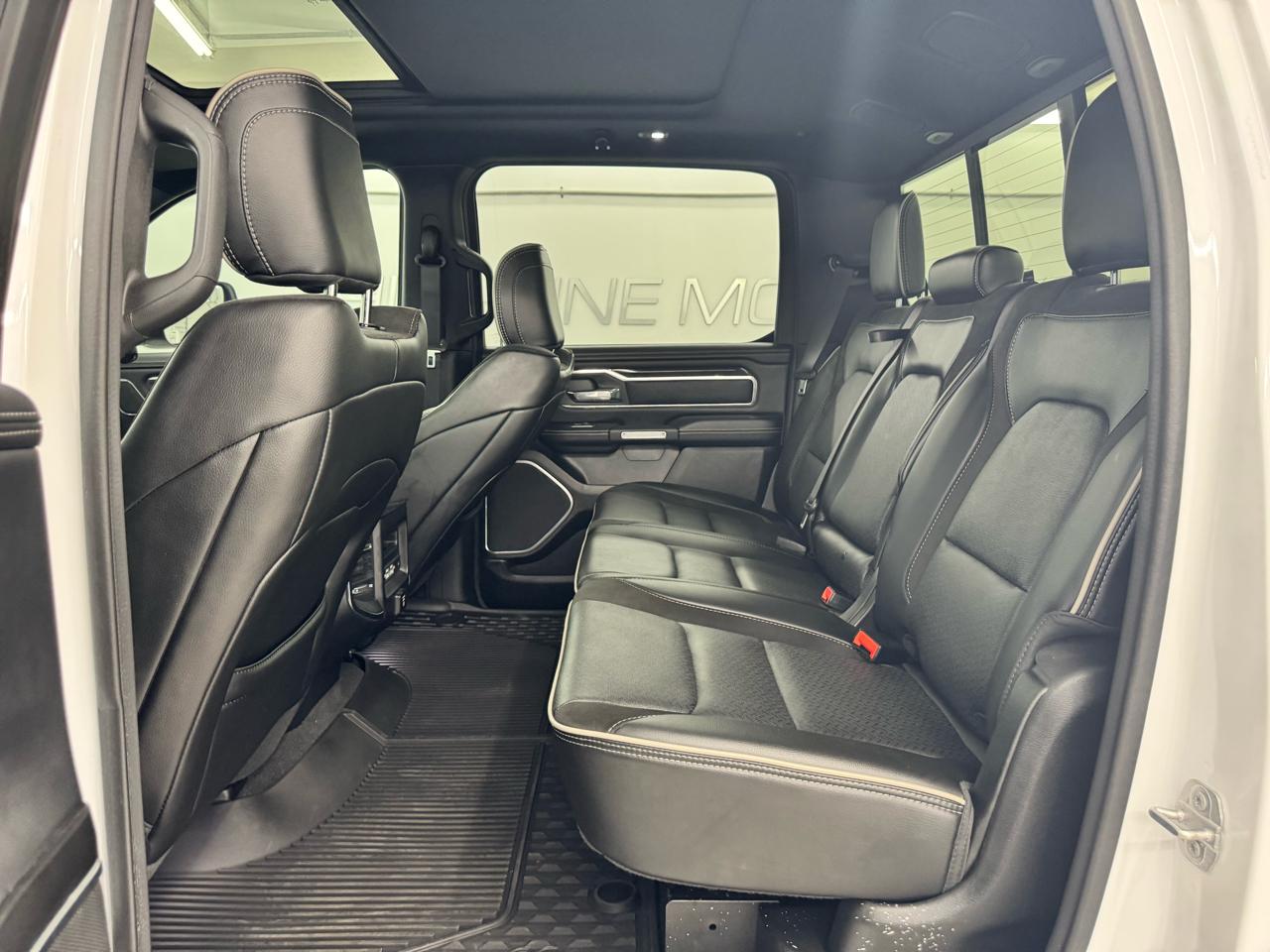 RAM 1500 Laramie 4x4 Crew Cab 5'7" Box 2022