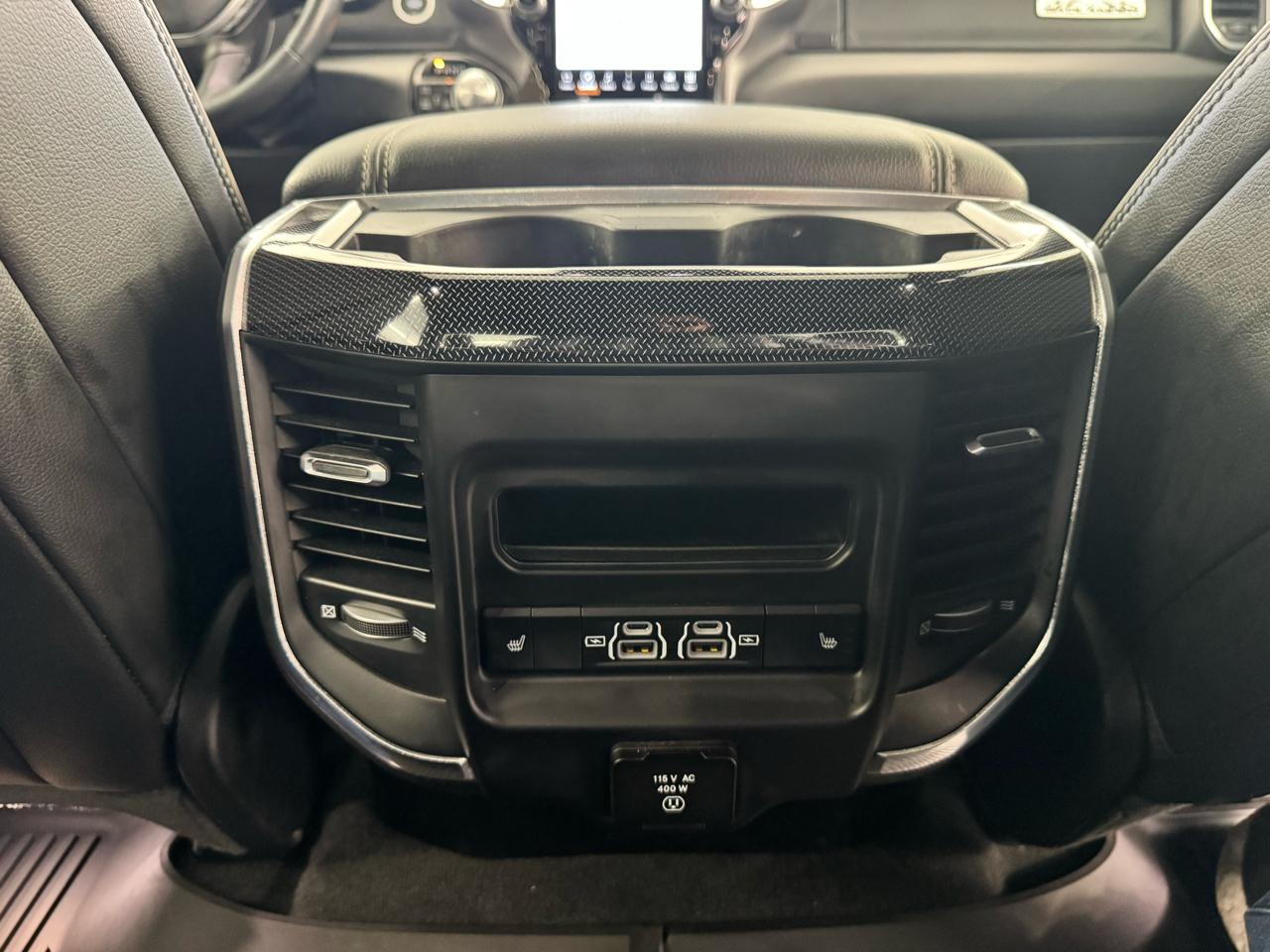 RAM 1500 Laramie 4x4 Crew Cab 5'7" Box 2022