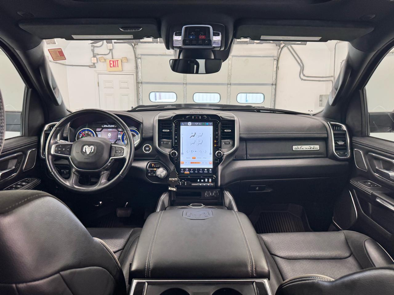 RAM 1500 Laramie 4x4 Crew Cab 5'7" Box 2022