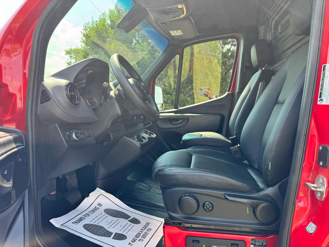 Mercedes-Benz Sprinter Cargo Van 2500 Standard Roof I4 Diesel HO 144" RWD 2024
