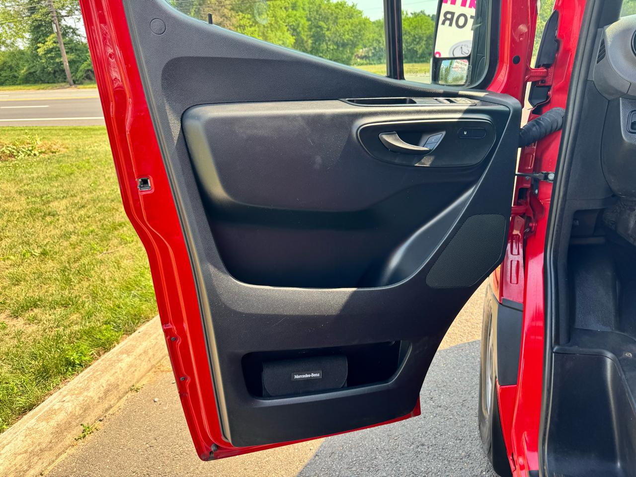 Mercedes-Benz Sprinter Cargo Van 2500 Standard Roof I4 Diesel HO 144" RWD 2024