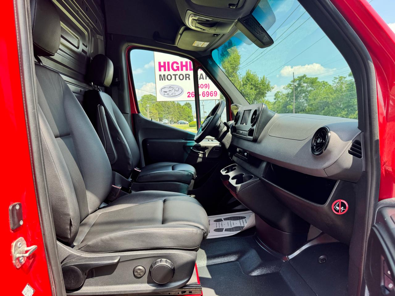 Mercedes-Benz Sprinter Cargo Van 2500 Standard Roof I4 Diesel HO 144" RWD 2024
