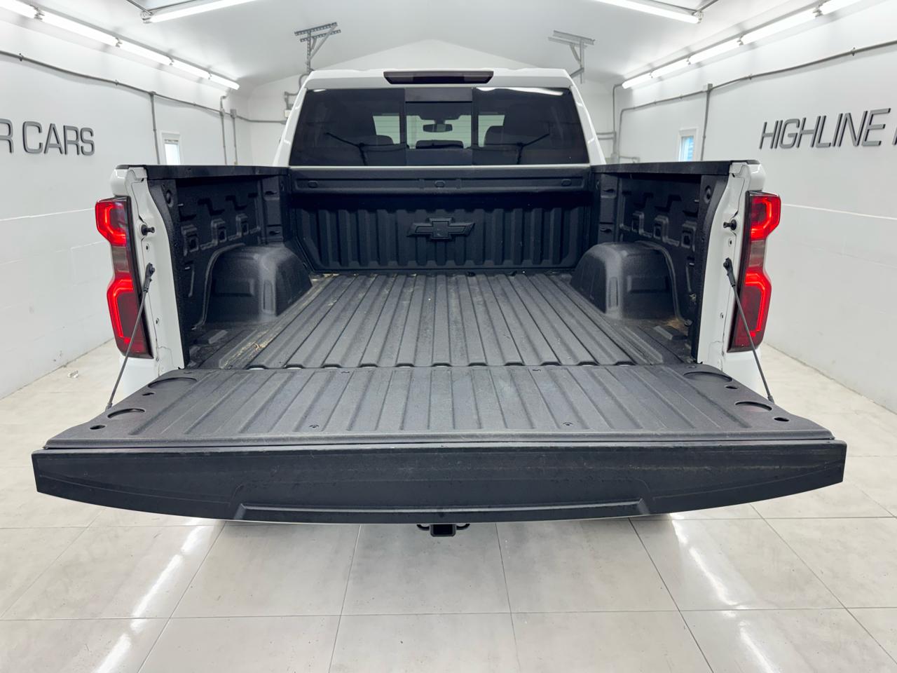 Chevrolet Silverado 1500 4WD Crew Cab 147" RST 2020
