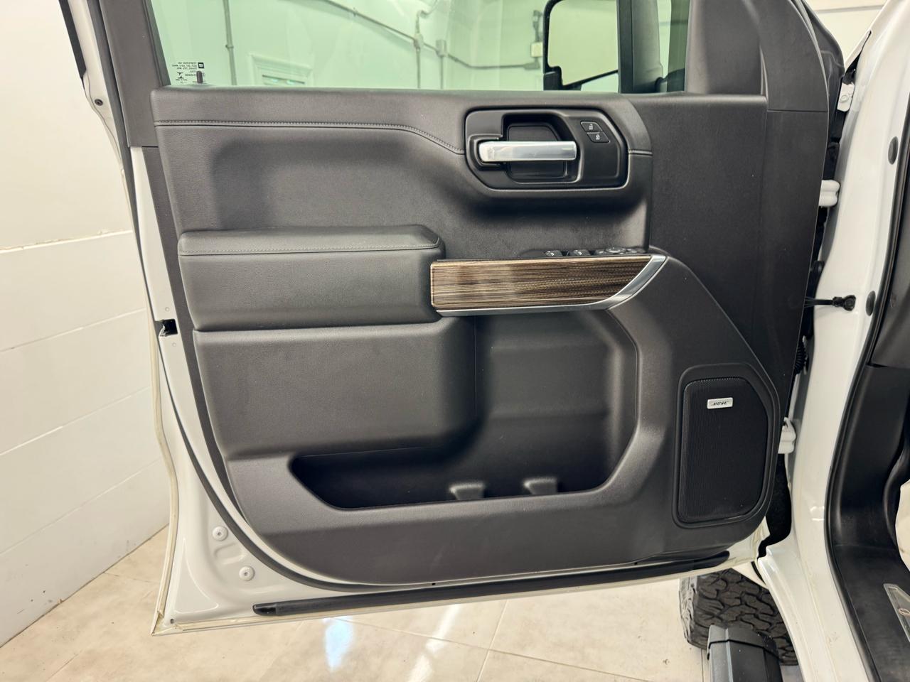 Chevrolet Silverado 1500 4WD Crew Cab 147" RST 2020