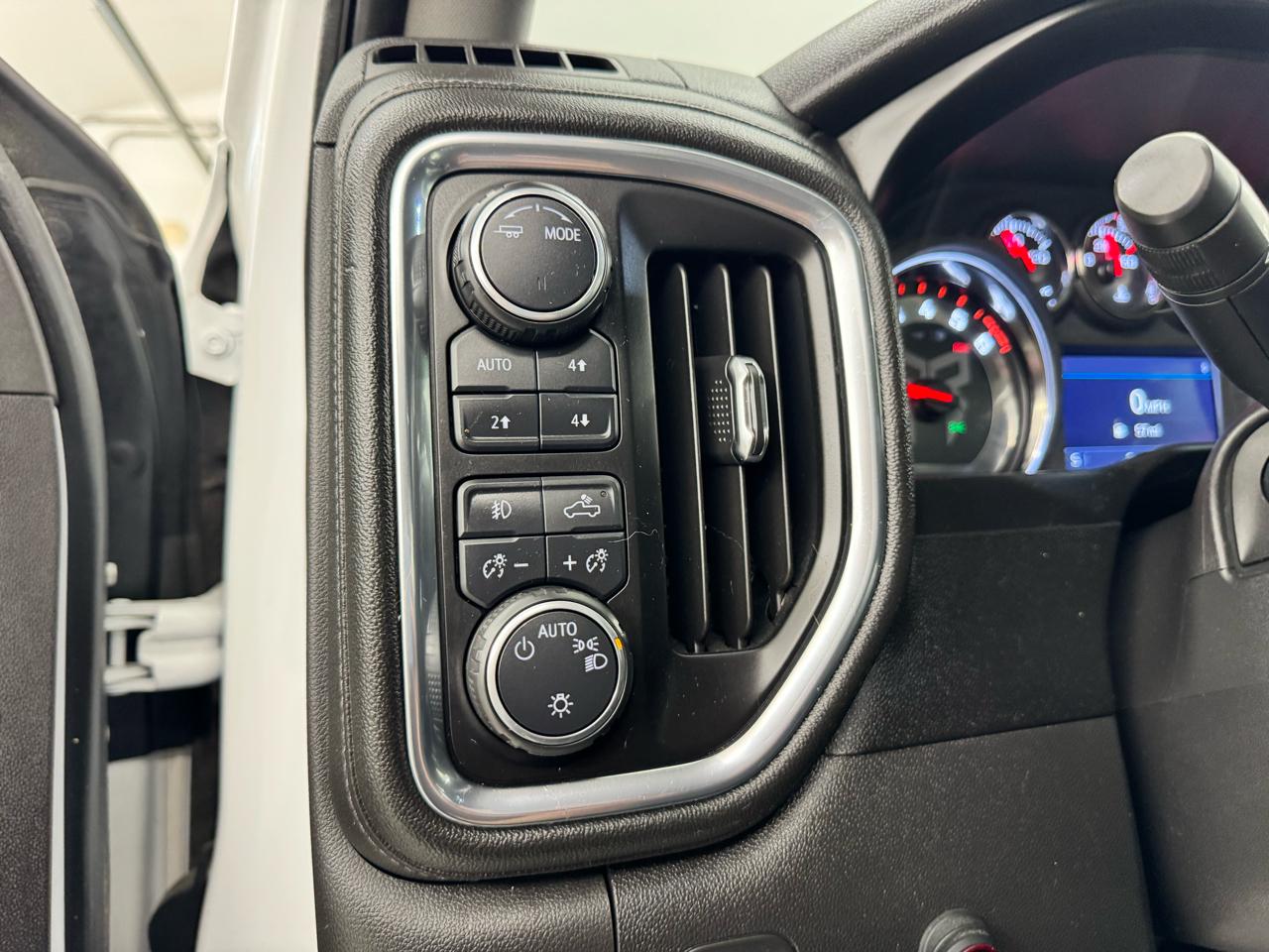 Chevrolet Silverado 1500 4WD Crew Cab 147" RST 2020