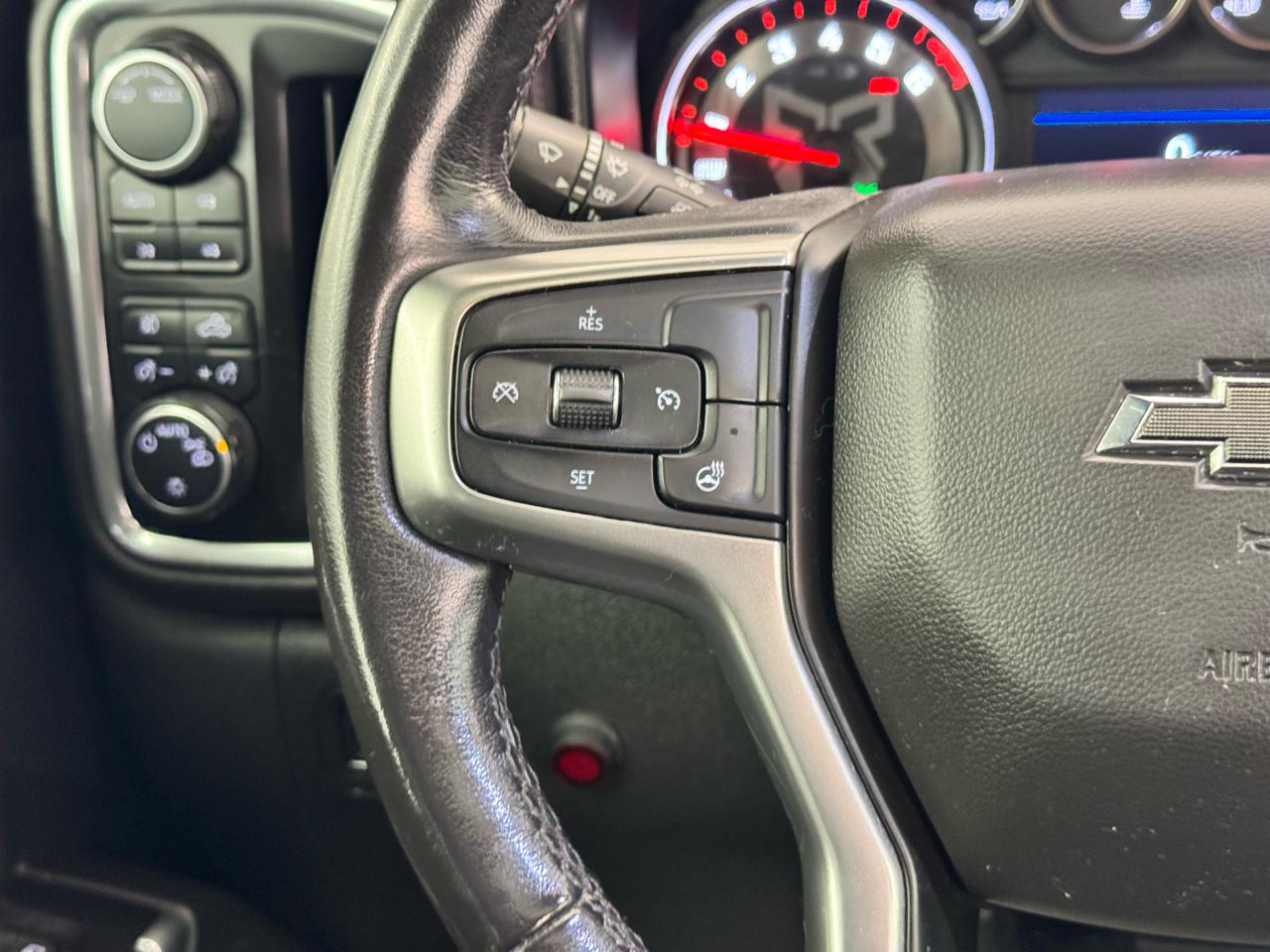 Chevrolet Silverado 1500 4WD Crew Cab 147" RST 2020