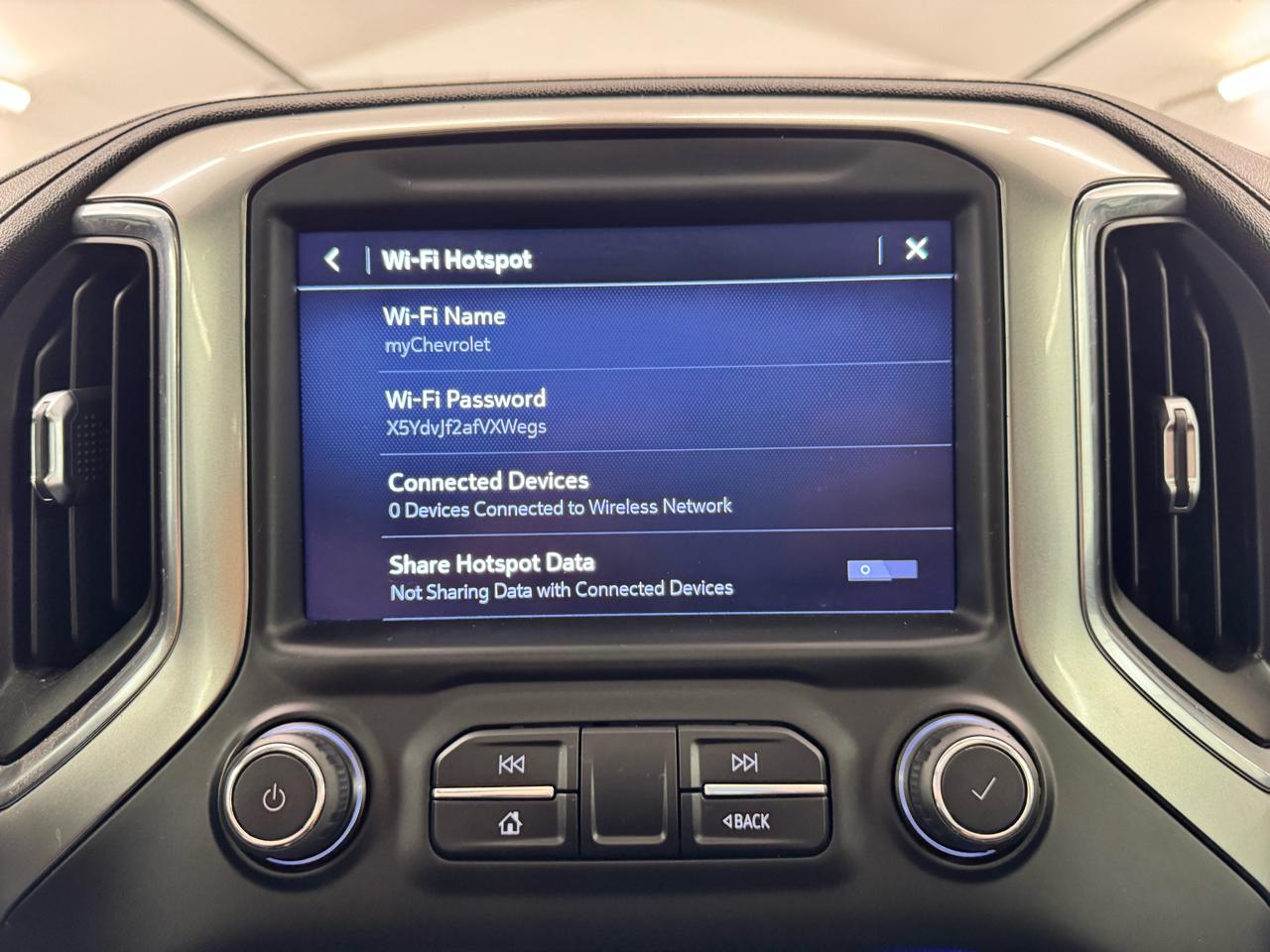 Chevrolet Silverado 1500 4WD Crew Cab 147" RST 2020