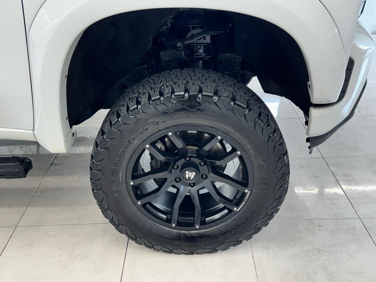 Chevrolet Silverado 1500 4WD Crew Cab 147" RST 2020