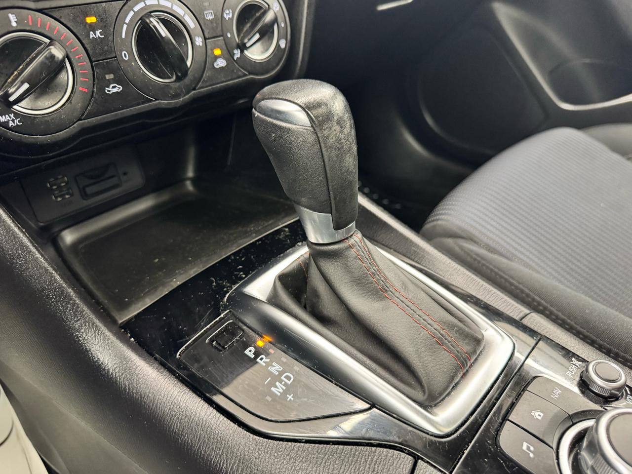 Mazda MAZDA3 5dr HB Auto i Touring 2016