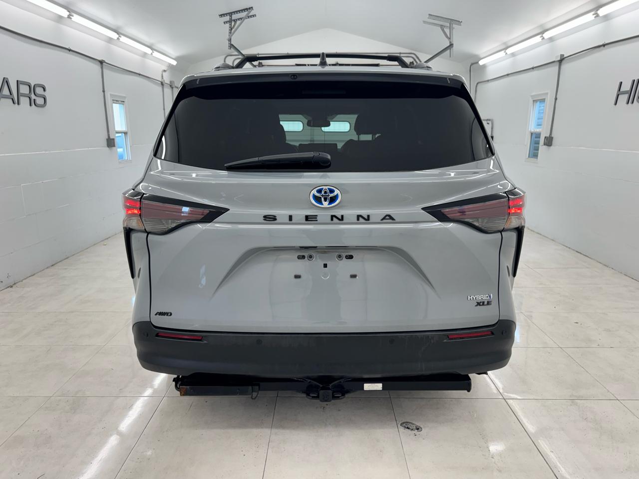 Toyota Sienna XSE 25th Anniversary AWD 7-Passenger (Natl) 2023