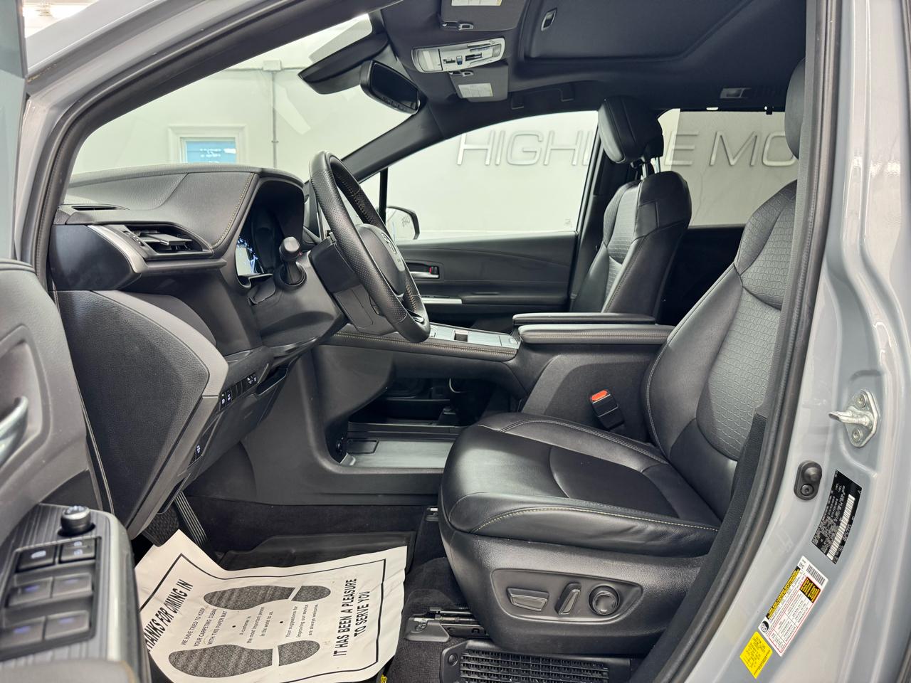 Toyota Sienna XSE 25th Anniversary AWD 7-Passenger (Natl) 2023