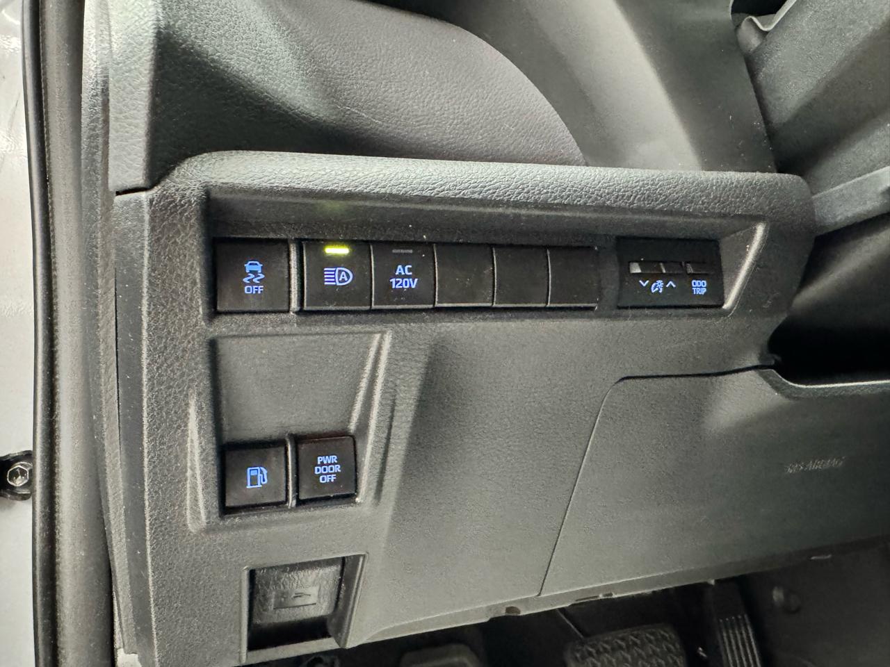Toyota Sienna XSE 25th Anniversary AWD 7-Passenger (Natl) 2023