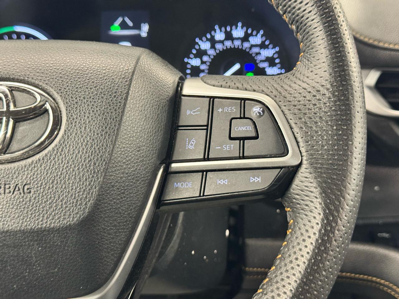 Toyota Sienna XSE 25th Anniversary AWD 7-Passenger (Natl) 2023