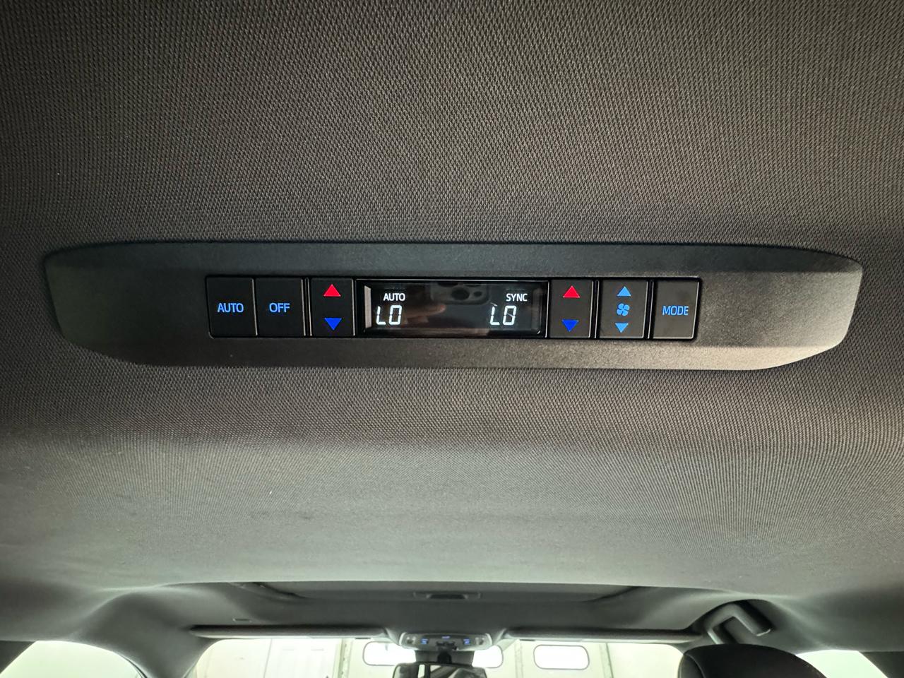 Toyota Sienna XSE 25th Anniversary AWD 7-Passenger (Natl) 2023