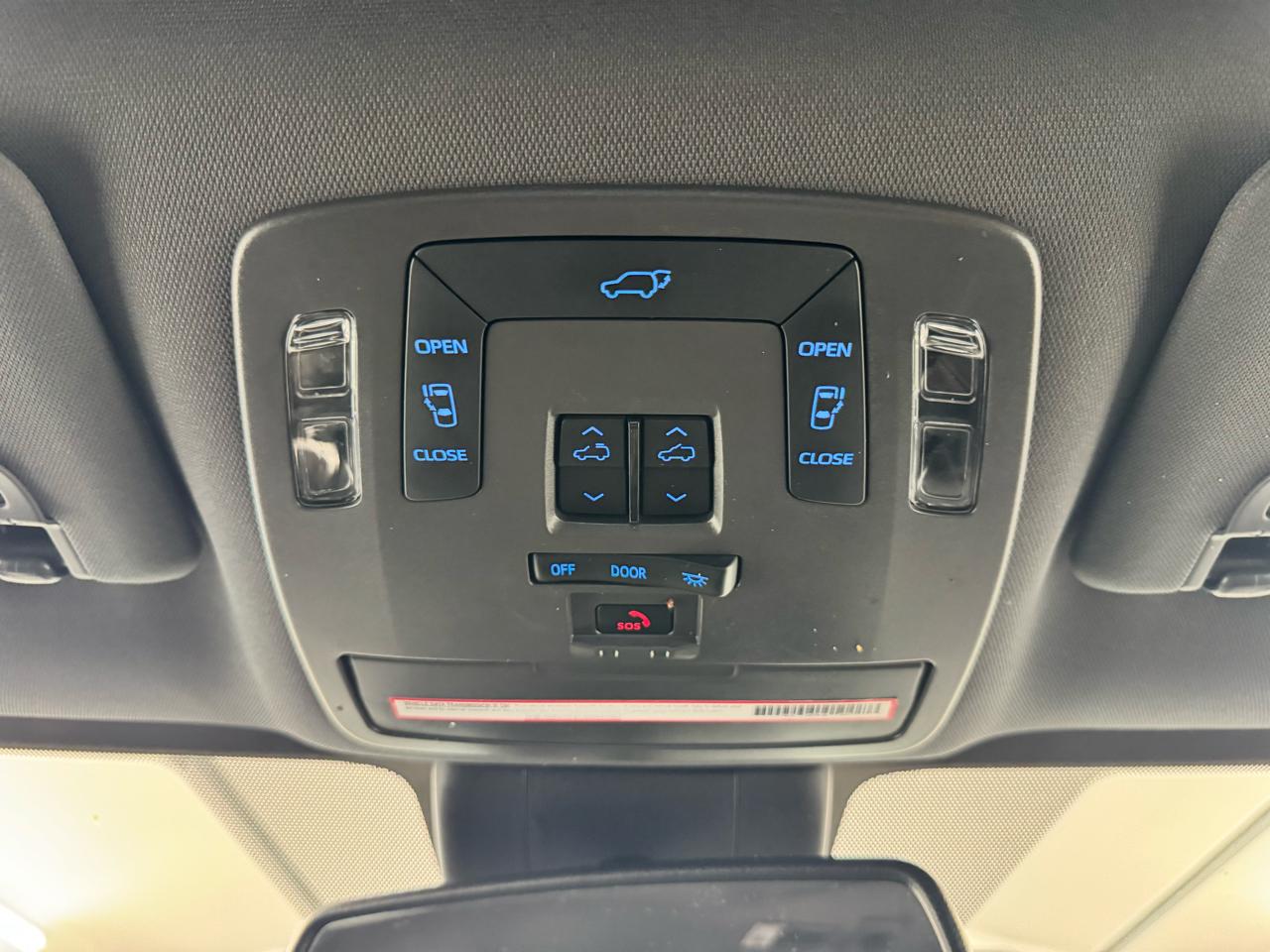 Toyota Sienna XSE 25th Anniversary AWD 7-Passenger (Natl) 2023
