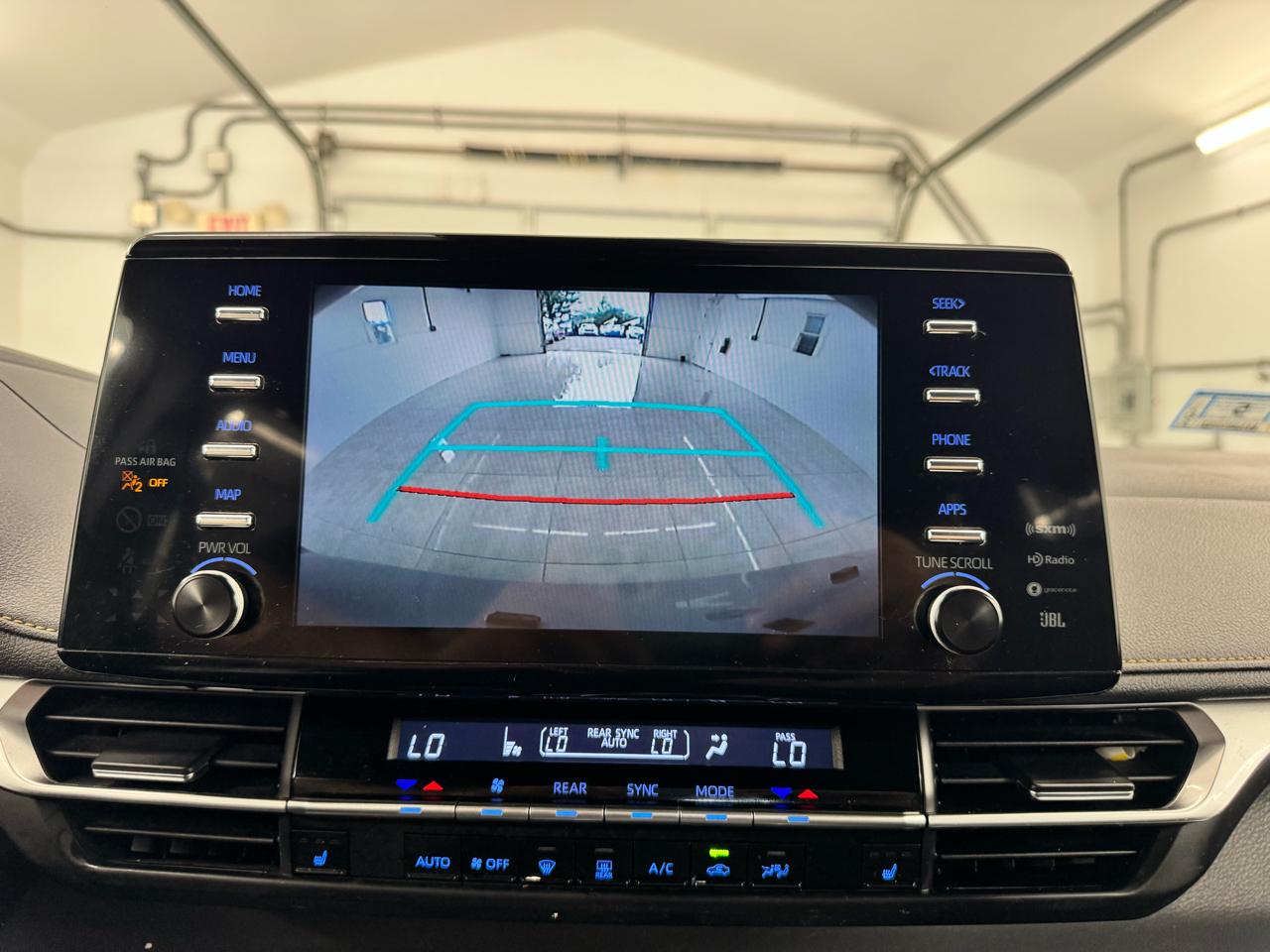 Toyota Sienna XSE 25th Anniversary AWD 7-Passenger (Natl) 2023