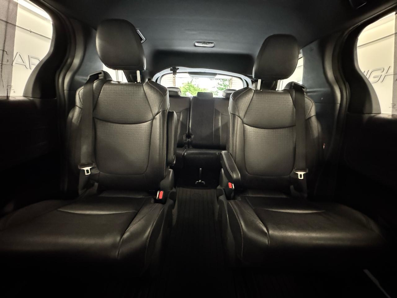 Toyota Sienna XSE 25th Anniversary AWD 7-Passenger (Natl) 2023