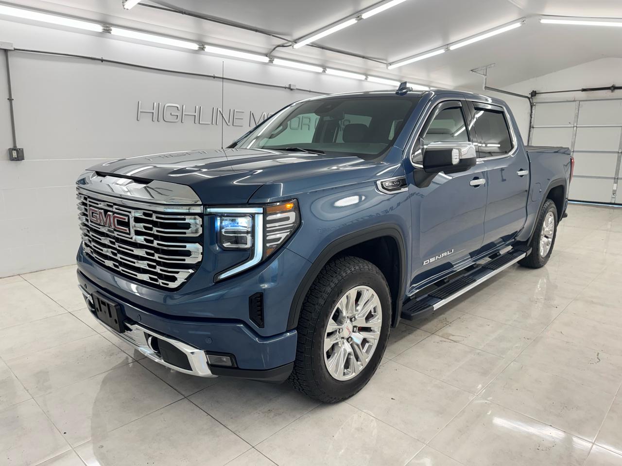 GMC Sierra 1500 4WD Crew Cab 147" Denali 2025