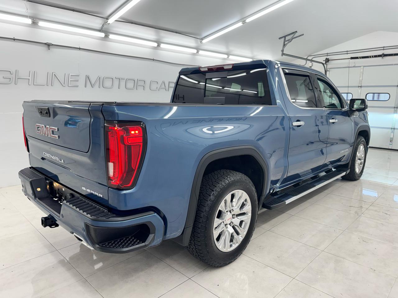 GMC Sierra 1500 4WD Crew Cab 147" Denali 2025