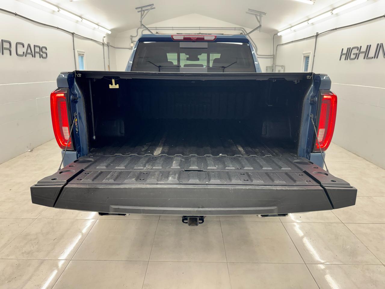 GMC Sierra 1500 4WD Crew Cab 147" Denali 2025