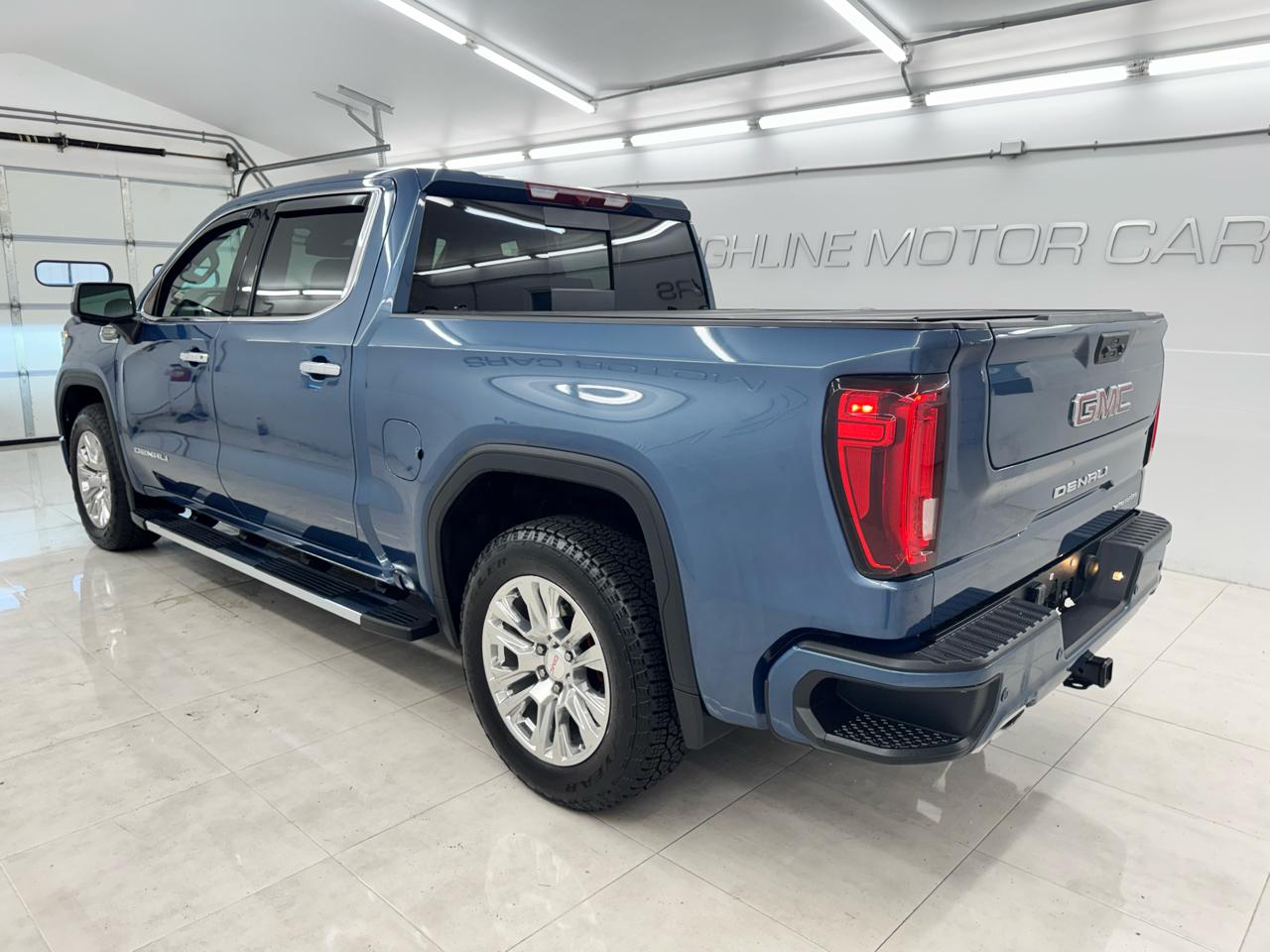 GMC Sierra 1500 4WD Crew Cab 147" Denali 2025