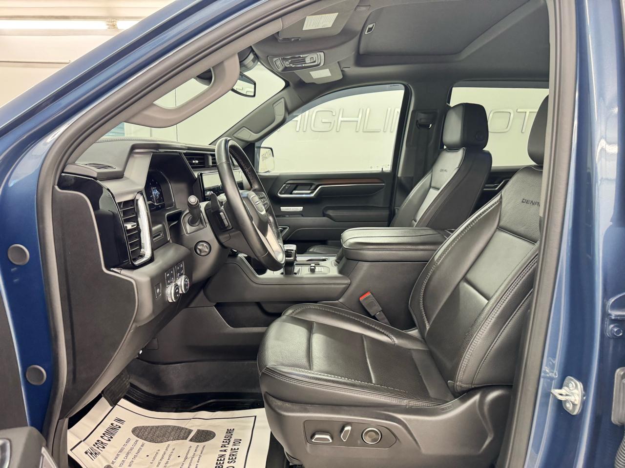 GMC Sierra 1500 4WD Crew Cab 147" Denali 2025