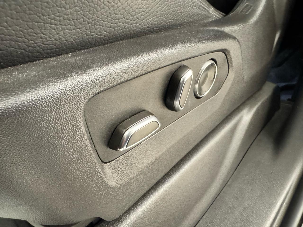 GMC Sierra 1500 4WD Crew Cab 147" Denali 2025
