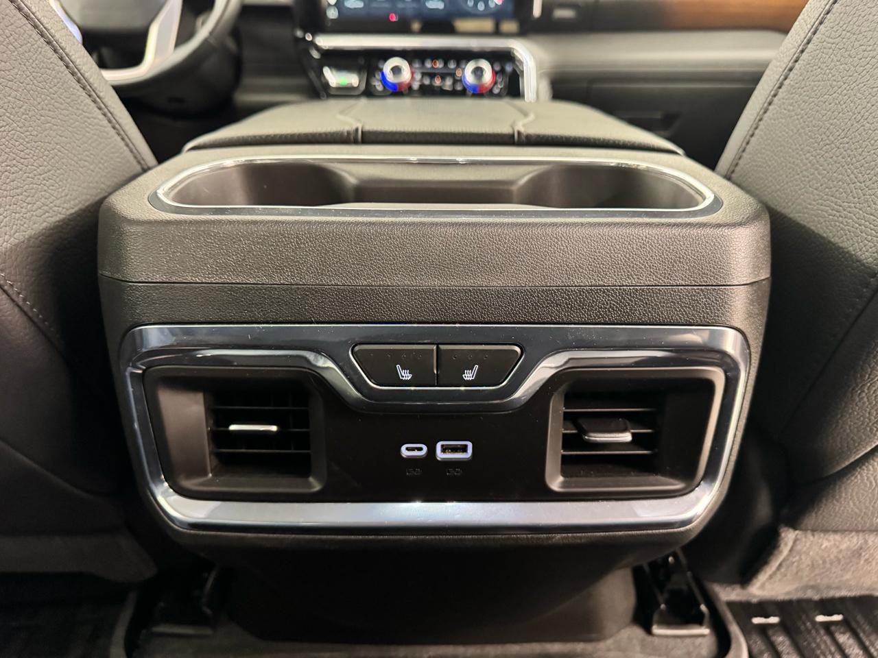 GMC Sierra 1500 4WD Crew Cab 147" Denali 2025