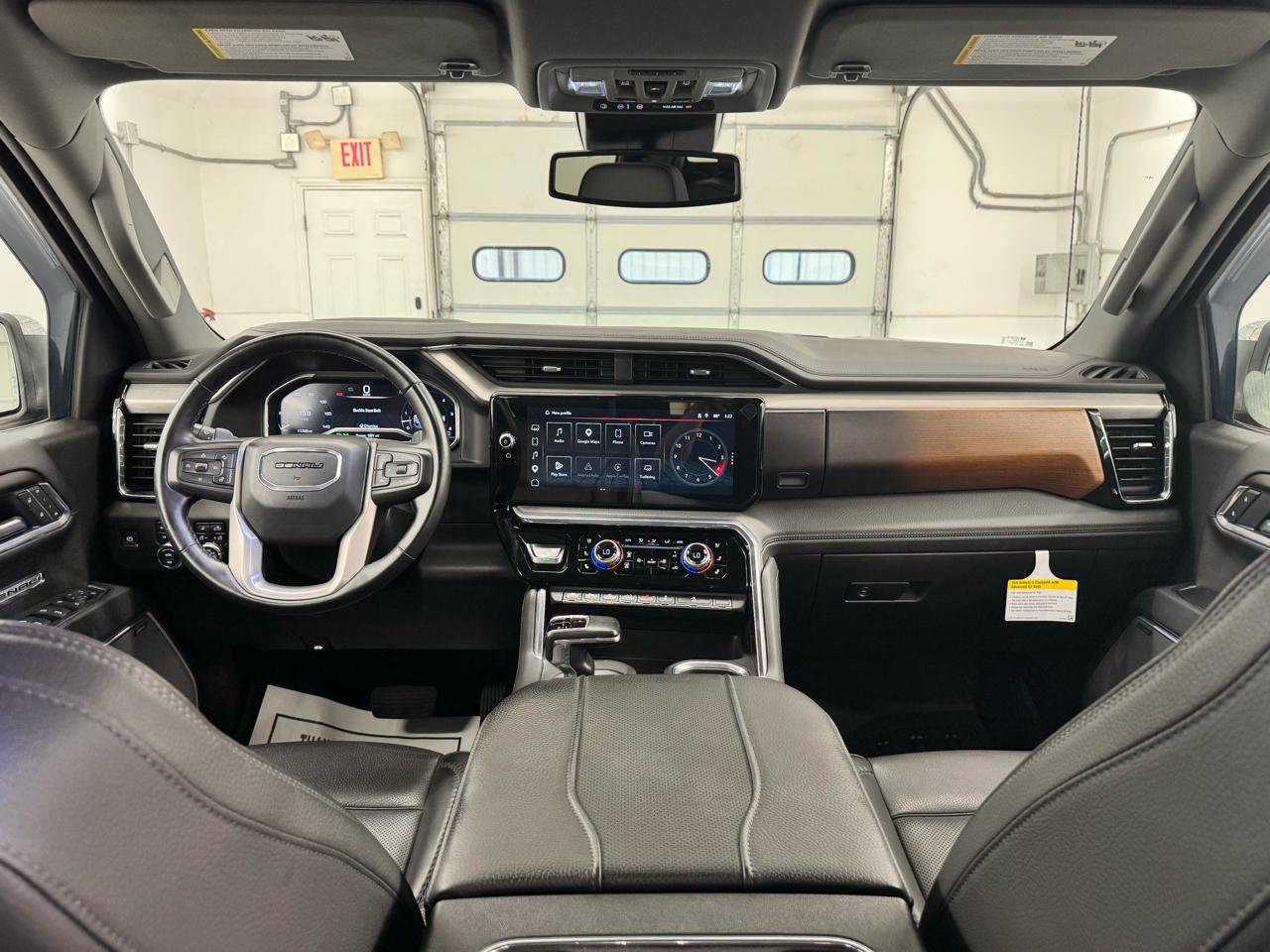 GMC Sierra 1500 4WD Crew Cab 147" Denali 2025