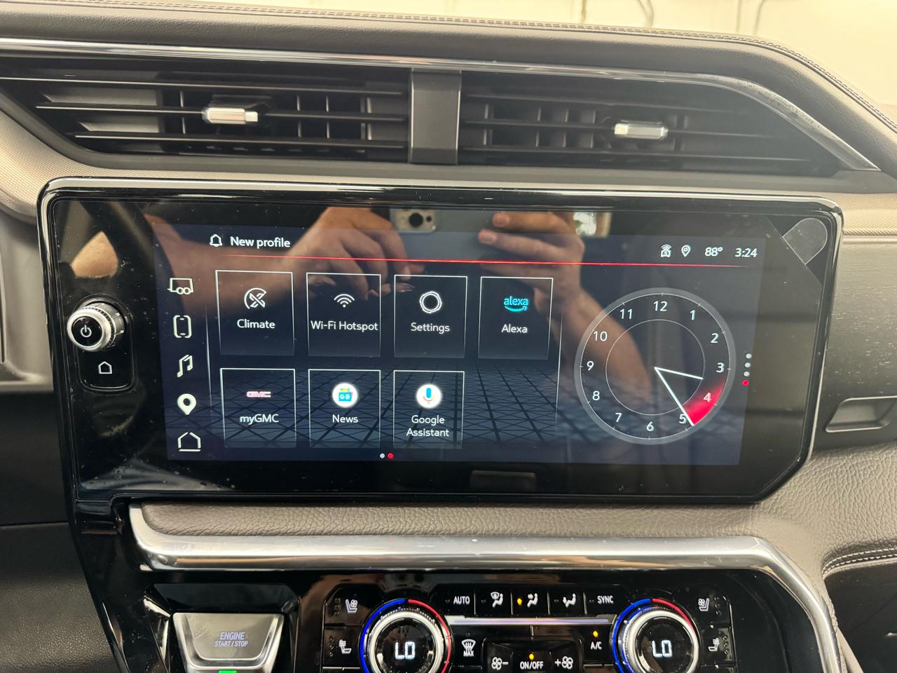 GMC Sierra 1500 4WD Crew Cab 147" Denali 2025