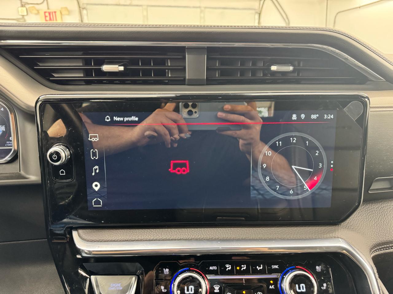 GMC Sierra 1500 4WD Crew Cab 147" Denali 2025