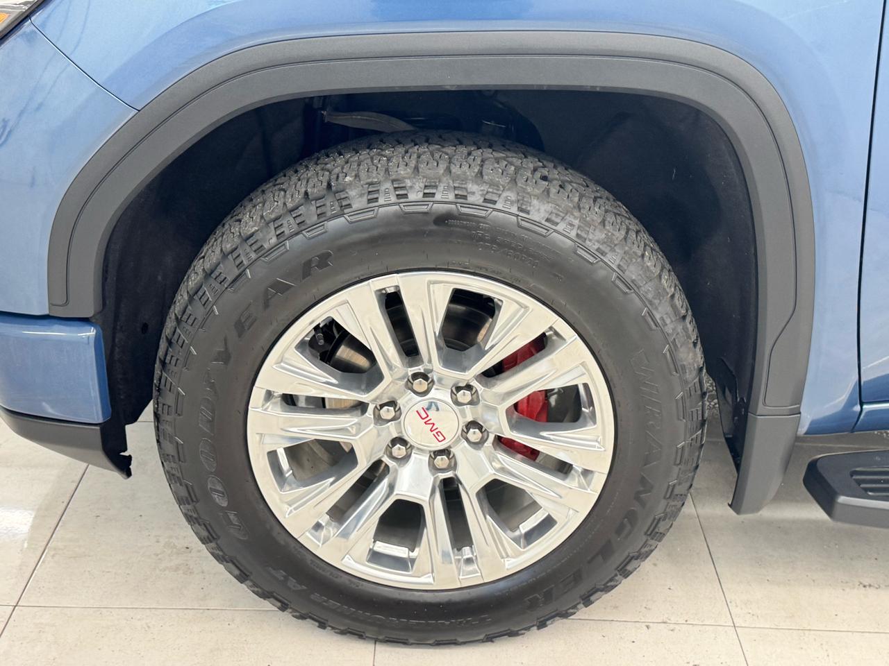 GMC Sierra 1500 4WD Crew Cab 147" Denali 2025