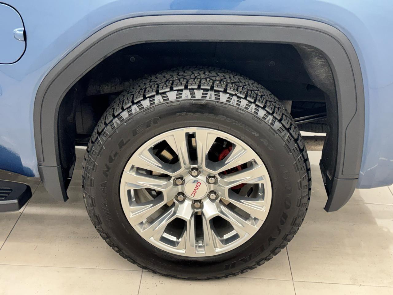 GMC Sierra 1500 4WD Crew Cab 147" Denali 2025