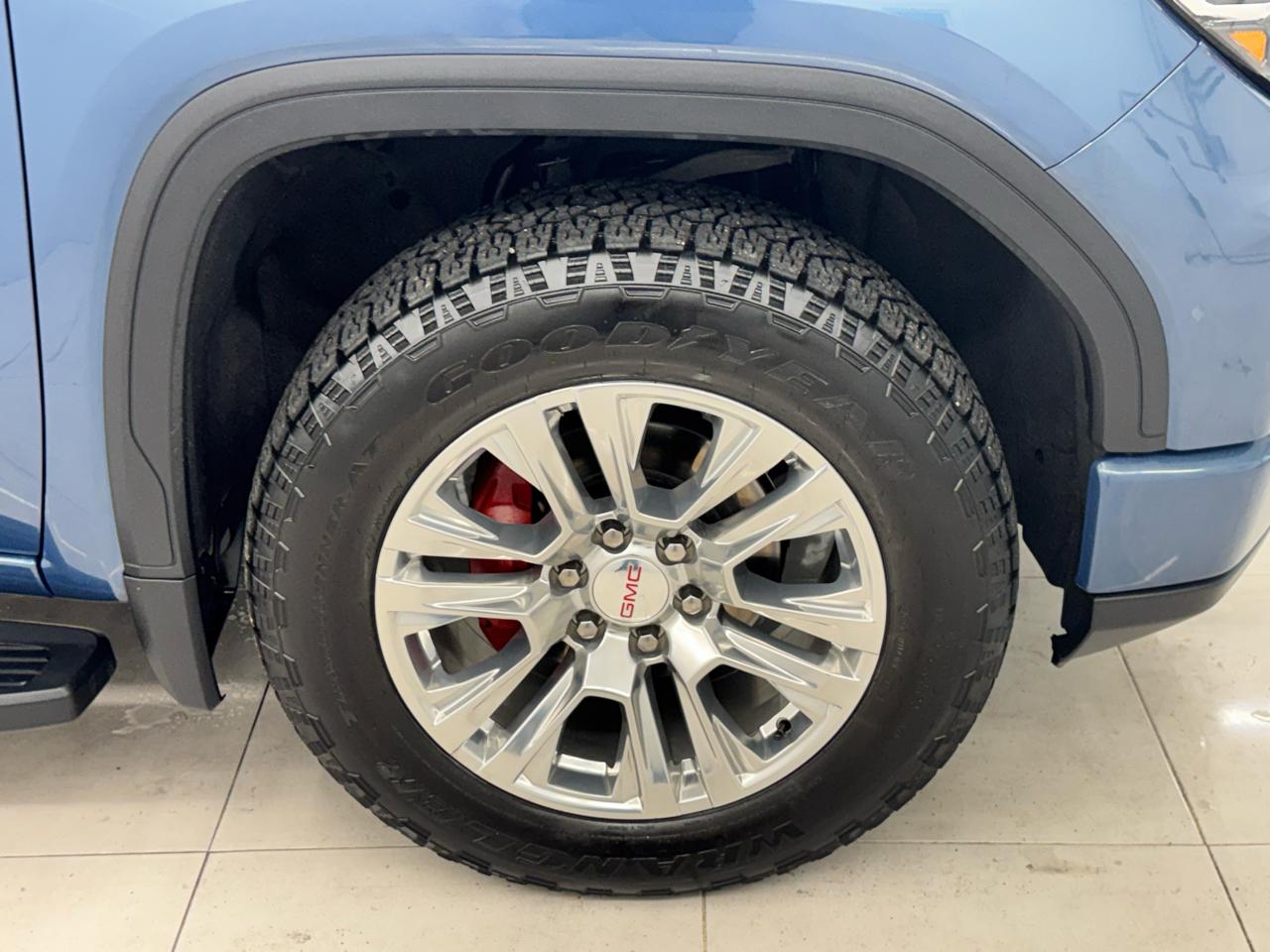 GMC Sierra 1500 4WD Crew Cab 147" Denali 2025