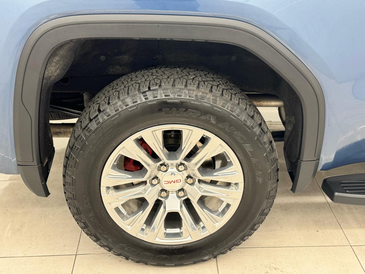 GMC Sierra 1500 4WD Crew Cab 147" Denali 2025