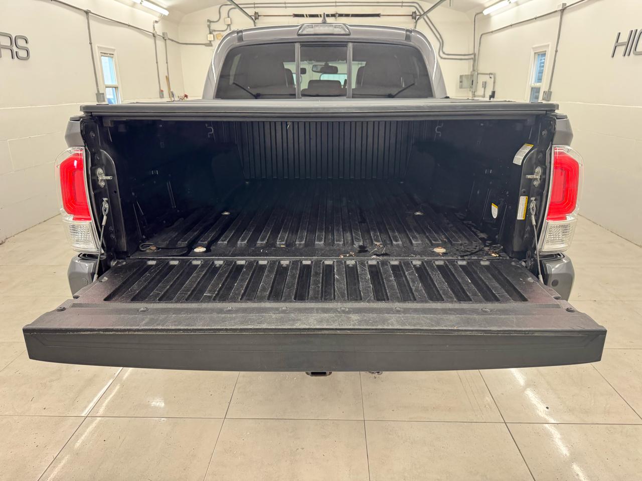 Toyota Tacoma 4WD Double Cab V6 AT Limited (Natl) 2016