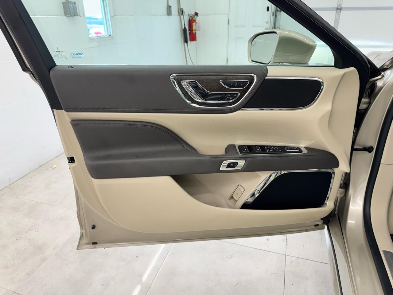 Lincoln Continental Reserve AWD 2017