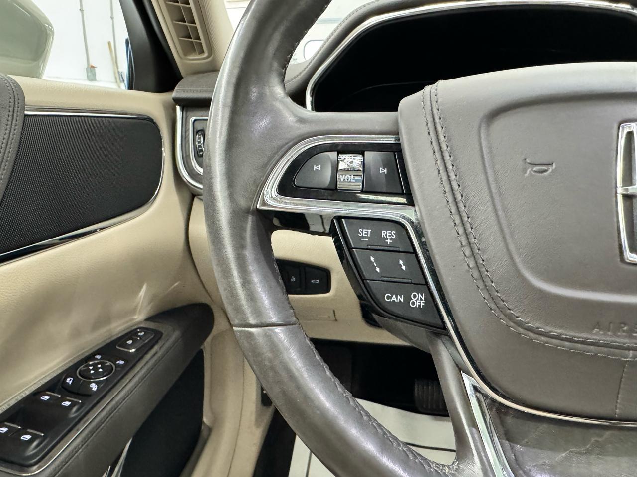 Lincoln Continental Reserve AWD 2017