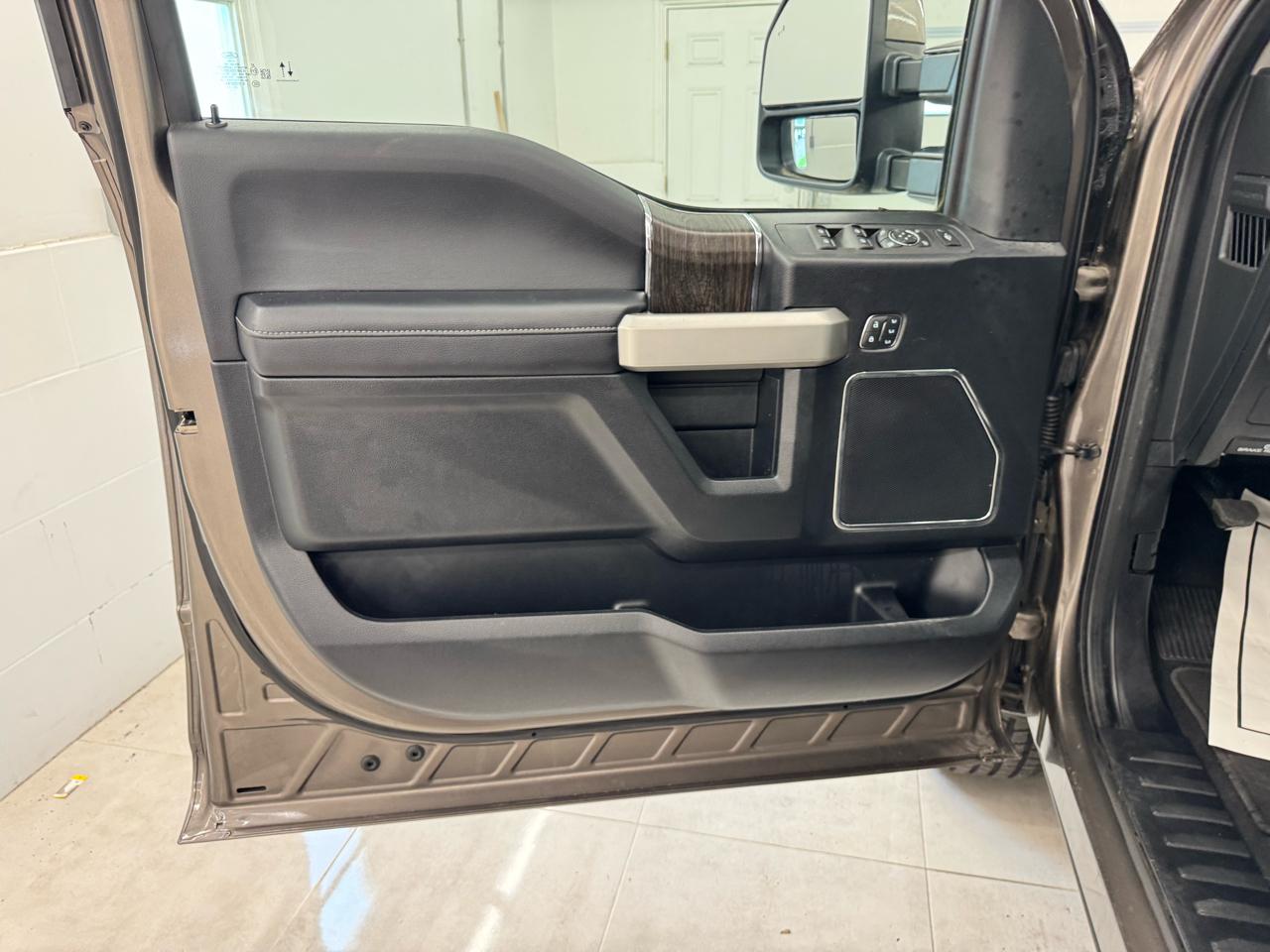 Ford Super Duty F-250 SRW King Ranch 4WD Crew Cab 8' Box 2020