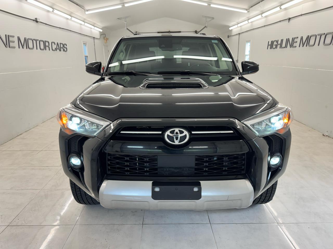 Toyota 4Runner TRD Off Road 4WD (Natl) 2022